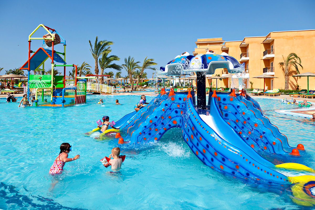 The Corners Sunny Beach Resort